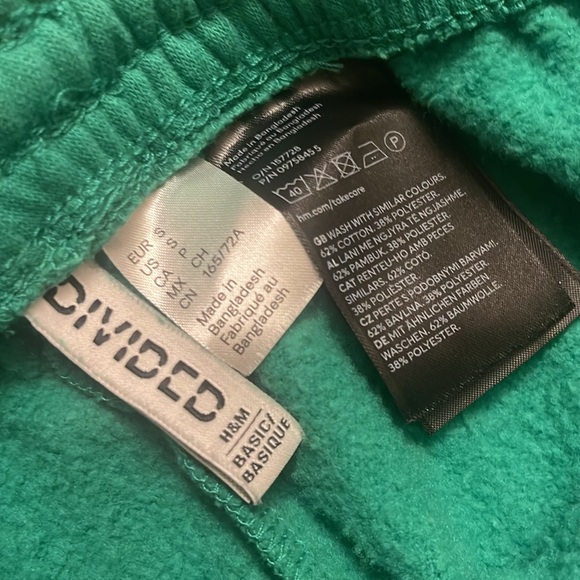 HM Divided cozy baggy joggers - size small - Picture 2 of 5